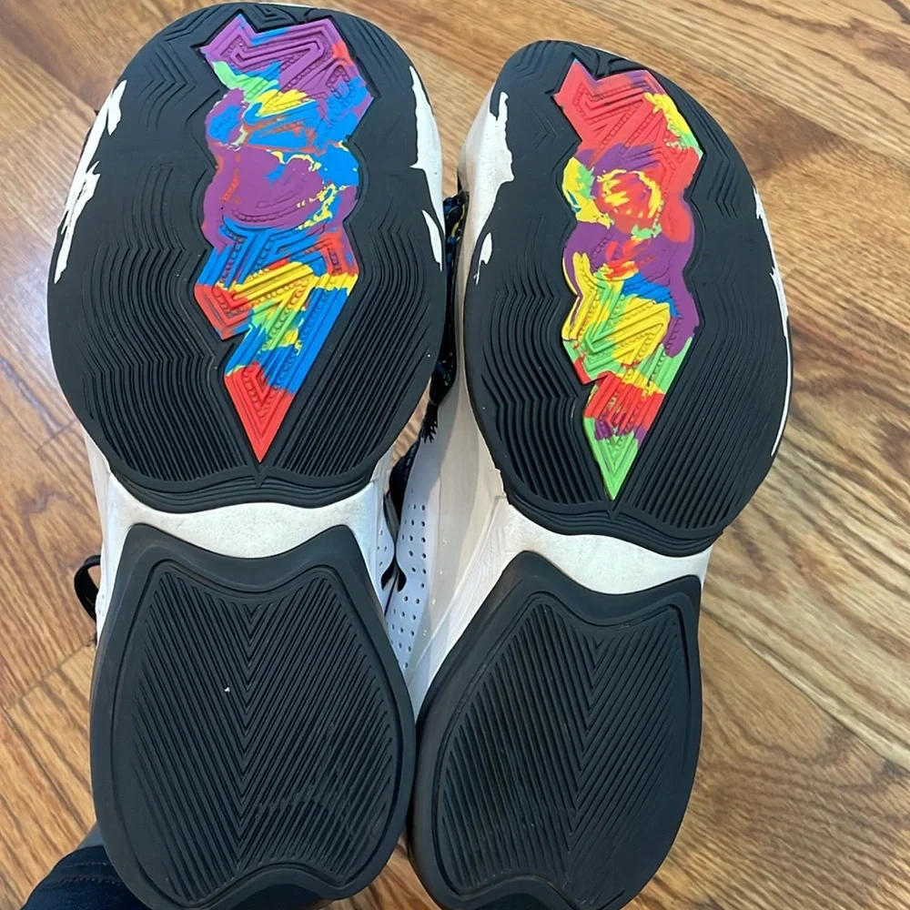 Boy’s Jordan Zion 2 Noah White Black Multi-Color (TD) Sneakers. Size 6Y.